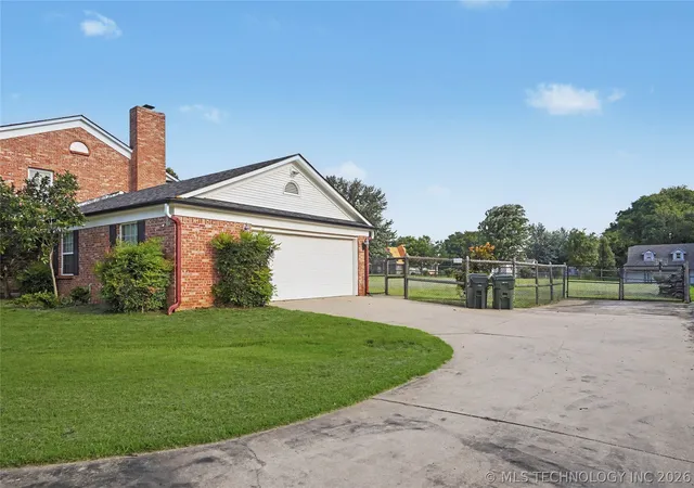 Photo 4 of Sale Pending at 1250 Easy St, Claremore, OK 74017 | MLS# 2623994 | Listing updated on 2026-08-27