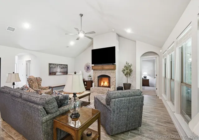 Photo 4 of Sale Pending at 13828 S 21st Street E, Bixby, OK 74008 | MLS# 2623887 | Listing updated on 2026-08-20
