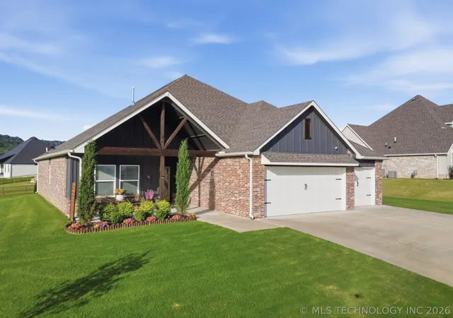 Photo 2 of Sale Pending at 18960 E Orchard Cir, Catoosa, OK 74015 | MLS# 2623957 | Listing updated on 2026-08-21