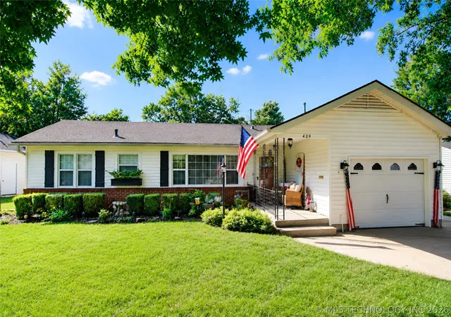 Homes for sale in Okmulgee, OK | 420 E 19th St, Okmulgee, OK 74447 | MLS# 2623824