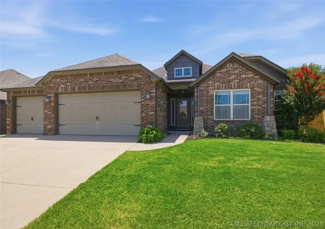 1st image of 1004 E 135th Pl, Glenpool, OK 74033 | MLS# 2623970