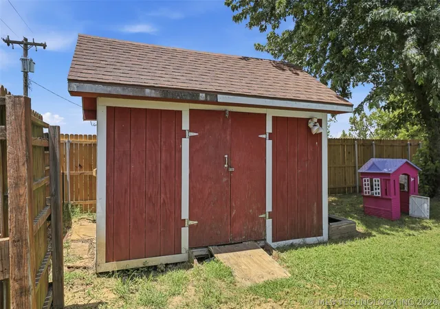 37th image of 122 Sooner Dr N, Stroud, OK 74079 | MLS# 2624042
