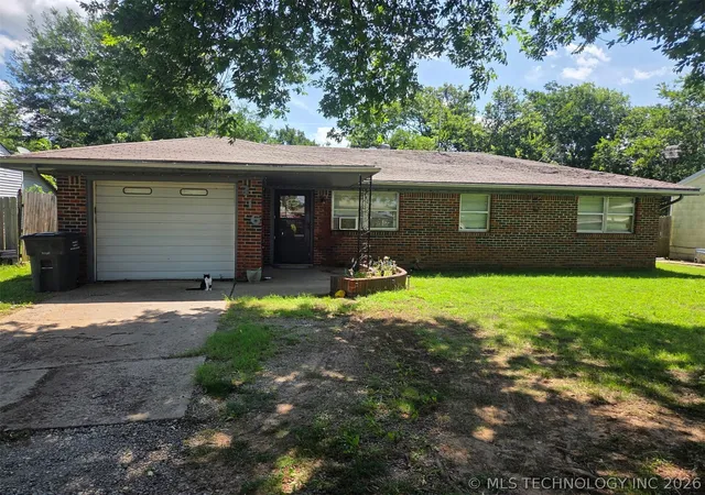 Homes for sale in Bartlesville, OK | 316 Ne Morningside Ave, Bartlesville, OK 74006 | MLS# 2624043