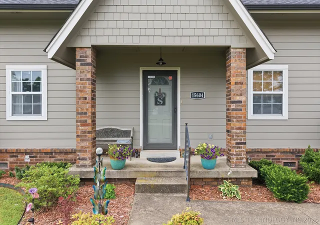 Homes for sale in Catoosa, OK | 15604 E Oklahoma St, Catoosa, OK 74116 | MLS# 2622502