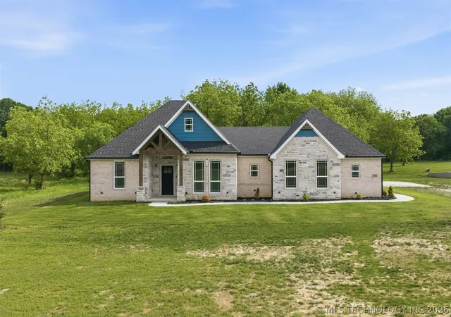 1st image of 225 Gateway, Ardmore, OK 73401 | MLS# 2623945