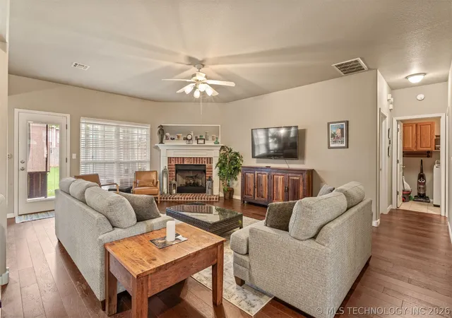 Homes for sale in Jenks, OK | 11110 S 3rd St, Jenks, OK 74037 | MLS# 2624055