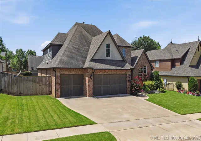 Photo 3 of Single family home for sale at 5101 W Birmingham St, Broken Arrow, OK 74011 | MLS# 2623873 | Listing updated on 2026-10-07