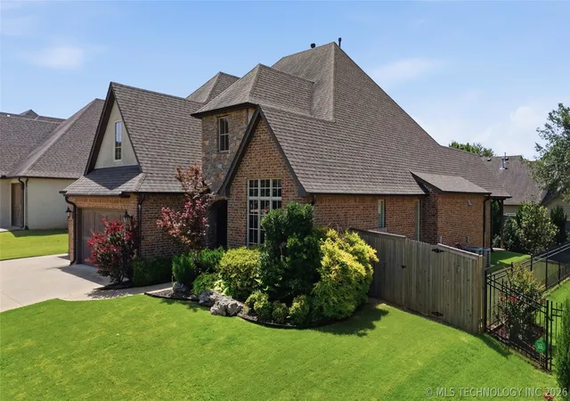 Photo 4 of Single family home for sale at 5101 W Birmingham St, Broken Arrow, OK 74011 | MLS# 2623873 | Listing updated on 2026-10-07