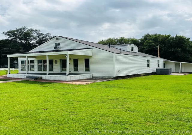 Photo 4 of Single family home for sale at 325 College Rd, Warner, OK 74469 | MLS# 2623783 | Listing updated on 2026-08-20