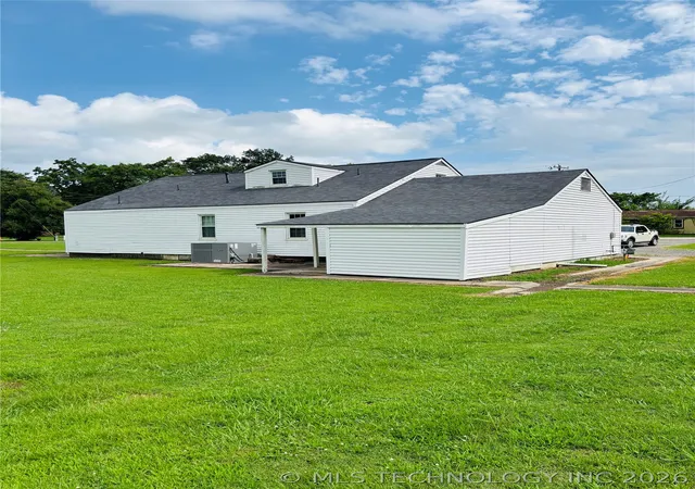 Photo 5 of Single family home for sale at 325 College Rd, Warner, OK 74469 | MLS# 2623783 | Listing updated on 2026-08-20