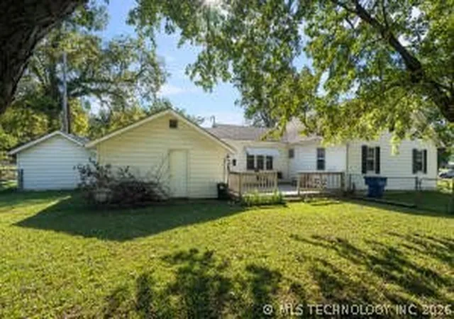 Homes for sale in Vinita, OK | 320 W Tahlequah, Vinita, OK 74301 | MLS# 2622918