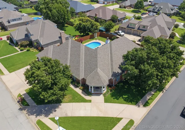 Homes for sale in Bartlesville, OK | 2716 Roanoke Ridge Rd, Bartlesville, OK 74006 | MLS# 2623803