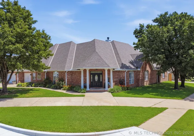 Homes for sale in Bartlesville, OK | 2716 Roanoke Ridge Rd, Bartlesville, OK 74006 | MLS# 2623803