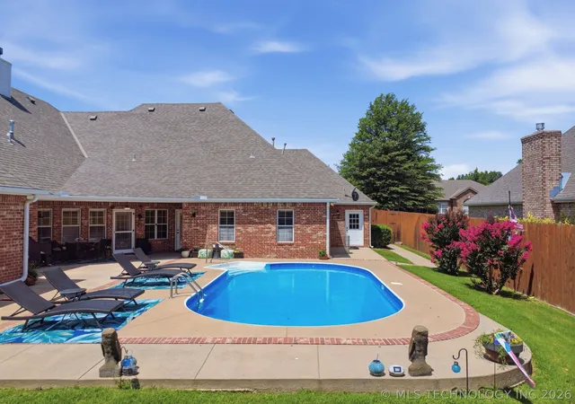 Homes for sale in Bartlesville, OK | 2716 Roanoke Ridge Rd, Bartlesville, OK 74006 | MLS# 2623803