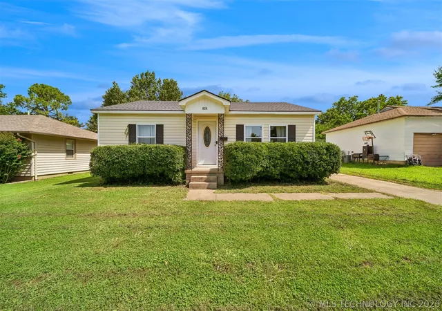 1st image of 828 E 5th St, Cushing, OK 74023 | MLS# 2622940