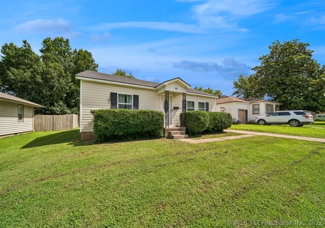 2nd image of 828 E 5th St, Cushing, OK 74023 | MLS# 2622940
