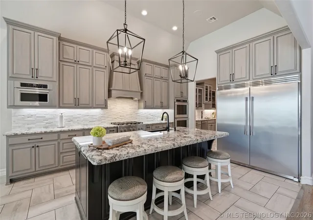 Photo 3 of Sale Pending at 17525 S 71st East Ave, Bixby, OK 74008 | MLS# 2624075 | Listing updated on 2026-08-20
