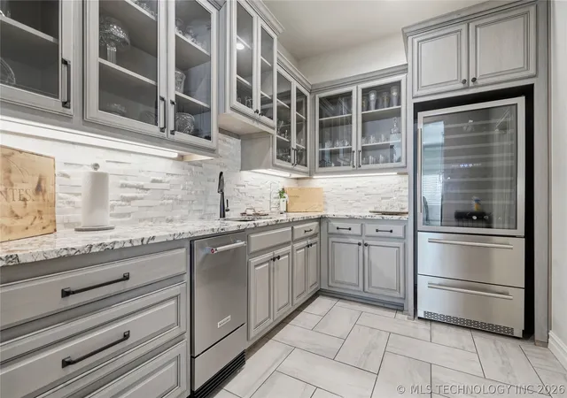 Photo 3 of Sale Pending at 17525 S 71st East Ave, Bixby, OK 74008 | MLS# 2624075 | Listing updated on 2026-08-20
