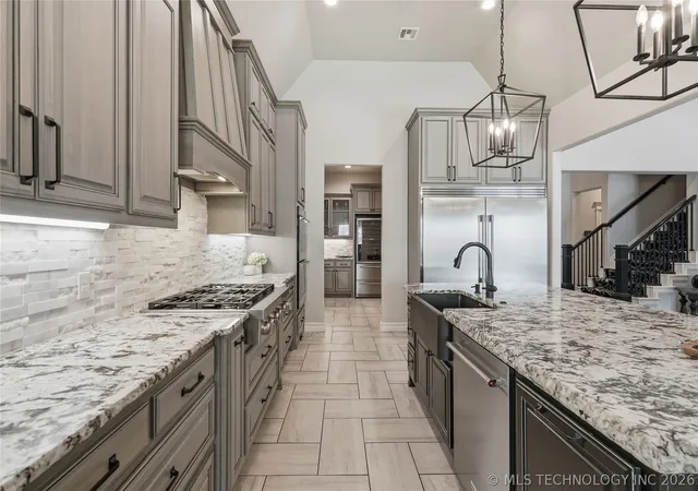 Photo 4 of Sale Pending at 17525 S 71st East Ave, Bixby, OK 74008 | MLS# 2624075 | Listing updated on 2026-08-20