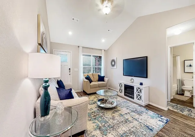 3rd image of 3114 S 15Th Pl, Broken Arrow, OK 74012 | MLS# 2624098