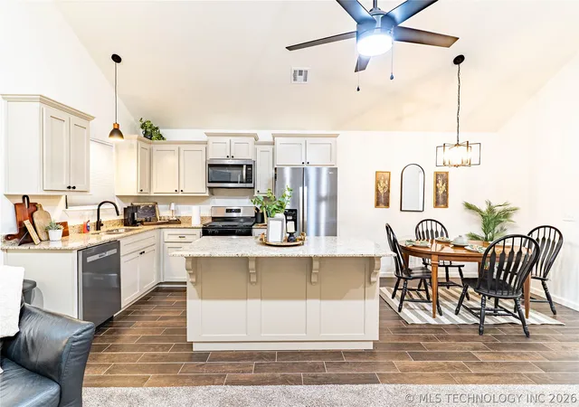 Photo 4 of Single family home for sale at 1602 S Hickory St, Bristow, OK 74010 | MLS# 2623889 | Listing updated on 2026-08-21