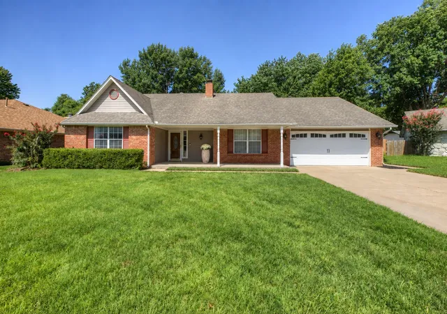 Single family home for sale at 10906 S 84th Eastavenue, Tulsa, OK 74133 | MLS# 2623972