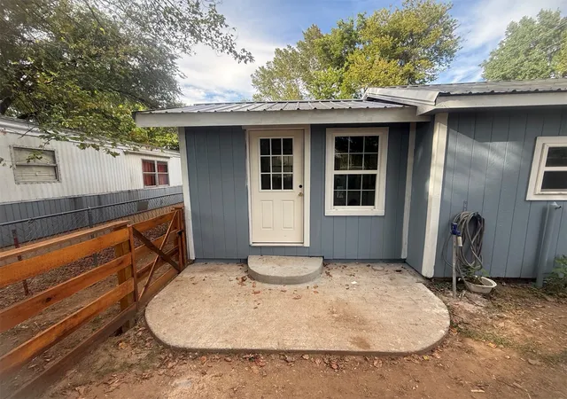 Photo 3 of Single family home for sale at 310 S Cherokee, Stilwell, OK 74960 | MLS# 2623937 | Listing updated on 2026-10-04