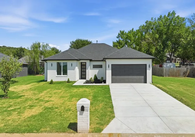 Single family home for sale at 308 W Lauren St, Kiefer, OK 74041 | MLS# 2624140