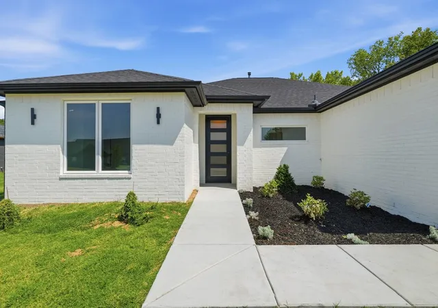 Photo 3 of Single family home for sale at 308 W Lauren St, Kiefer, OK 74041 | MLS# 2624140 | Listing updated on 2026-08-20