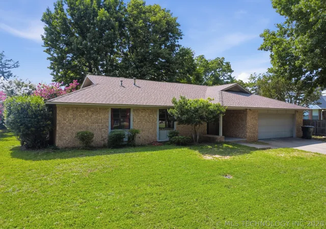 Homes for sale in Okmulgee, OK | 902 Cardinal Ln, Okmulgee, OK 74447 | MLS# 2624102