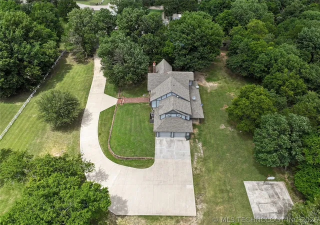 Homes for sale in Sulphur, OK | 425 Cambridge, Sulphur, OK 73086 | MLS# 2624157