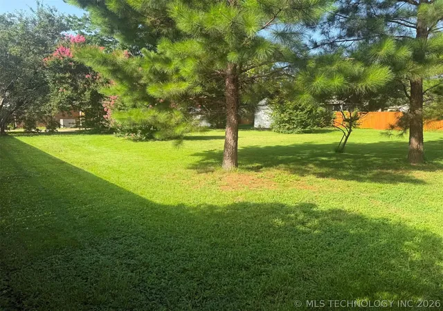 Photo 4 of Single family home for sale at 717 E Tennessee, Mc Alester, OK 74501 | MLS# 2624173 | Listing updated on 2026-08-24