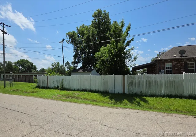 Homes for sale in Hominy, OK | 1102 S Tinker Ave, Hominy, OK 74601 | MLS# 2624123