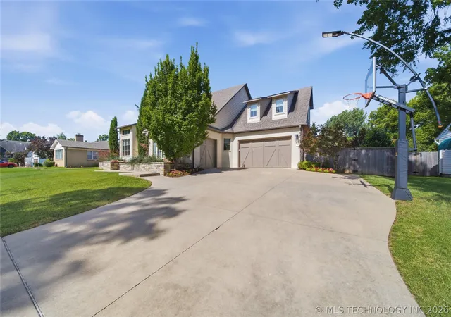 Photo 3 of Sale Pending at 2526 S College Ave, Tulsa, OK 74114 | MLS# 2624037 | Listing updated on 2026-08-20