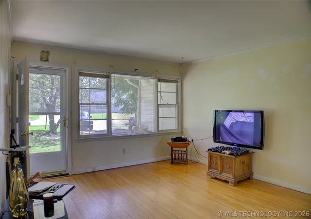 3rd image of 5309 E 4Th Pl, Tulsa, OK 74112 | MLS# 2624181