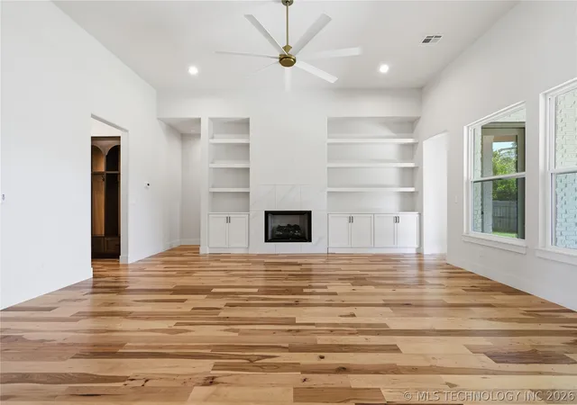 Photo 4 of Sale Pending at 2102 E 138th Street S, Bixby, OK 74008 | MLS# 2624047 | Listing updated on 2026-08-20