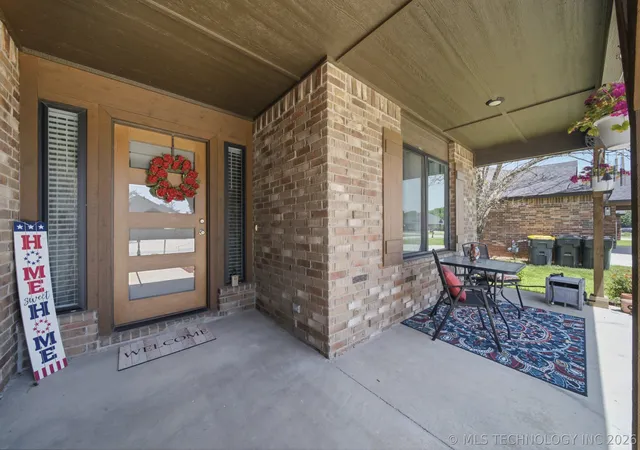 Photo 3 of Single family home for sale at 733 E 139th Place, Glenpool, OK 74033 | MLS# 2623895 | Listing updated on 2026-07-27