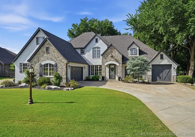 Homes for sale in Owasso, OK | 18940 E Twin Creeks Dr, Owasso, OK 74055 | MLS# 2624028
