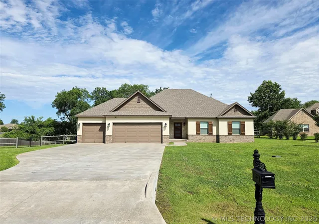 Homes for sale in Claremore, OK | 21796 Summit Trl, Claremore, OK 74019 | MLS# 2624235