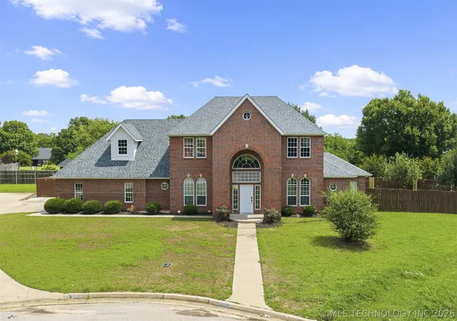 1st image of 708 Franklin Ct, Ardmore, OK 73401 | MLS# 2624030