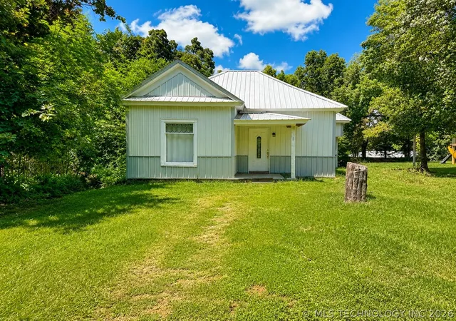 Homes for sale in Tahlequah, OK | 1103 Ida Wy, Tahlequah, OK 74464 | MLS# 2624246