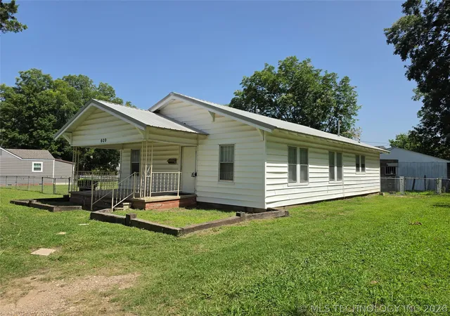 4th image of 609 W 5Th St, Ada, OK 74820 | MLS# 2623869