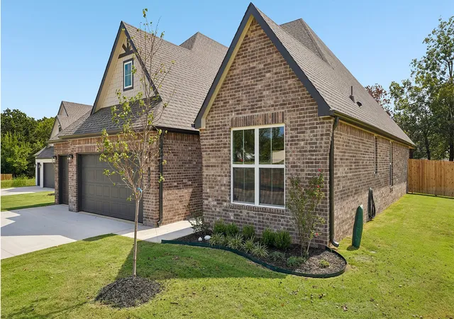 Photo 2 of Sale Pending at 606 W 83rd Street S, Tulsa, OK 74132 | MLS# 2624273 | Listing updated on 2026-10-02