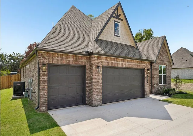 Photo 3 of Sale Pending at 606 W 83rd Street S, Tulsa, OK 74132 | MLS# 2624273 | Listing updated on 2026-10-02