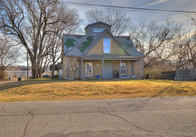 Homes for sale in Coweta, OK | 225 N Delaware Ave, Coweta, OK 74429 | MLS# 2624278
