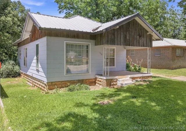 Homes for sale in Waurika, OK | 510 E A St, Waurika, OK 73573 | MLS# 2624223