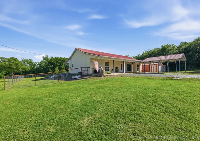 Homes for sale in Oktaha, OK | 233 E 113th St S, Oktaha, OK 74450 | MLS# 2624298