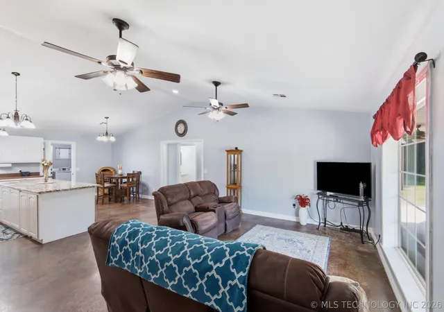 Homes for sale in Oktaha, OK | 233 E 113Th St S, Oktaha, OK 74450 | MLS# 2624298