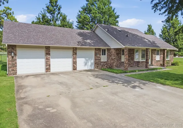 Homes for sale in Owasso, OK | 8261 N 162Nd Eastavenue, Owasso, OK 74055 | MLS# 2623819