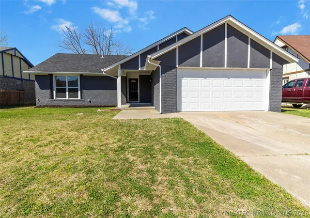 Photo 2 of Single family home for sale at 8418 N 117th E Eastavenue, Owasso, OK 74055 | MLS# 2623929 | Listing updated on 2026-08-20